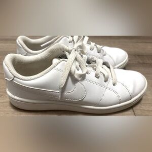 White Nike Sneakers - size 6!